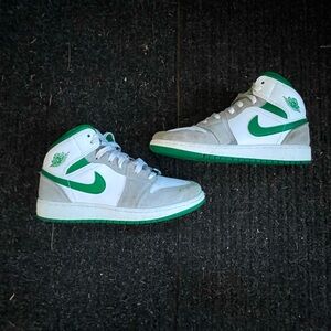 Jordan 1 mid “Pine Green” ( green - grey - white ) $100